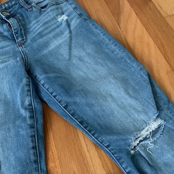 American Eagle ripped skinny jeans - size 10 - Picture 2 of 5